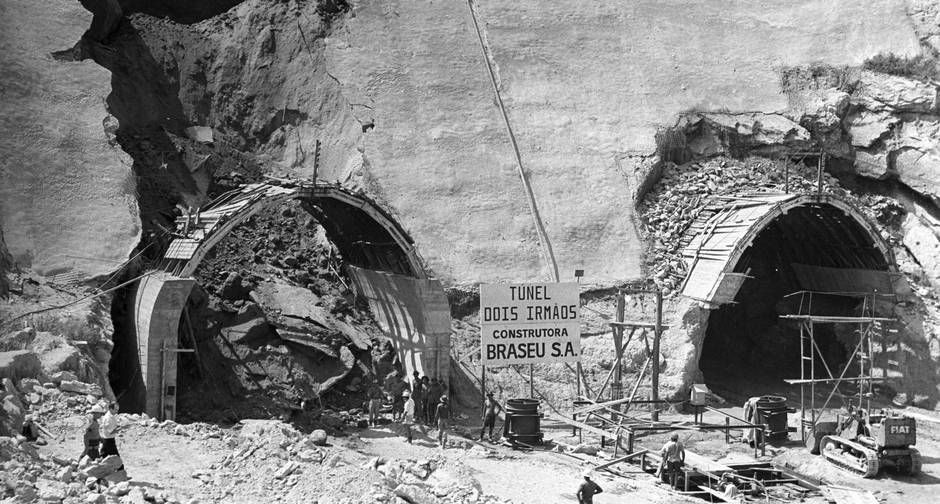 Фото 8858. Завершение строительства тунелей через гору Два Брата