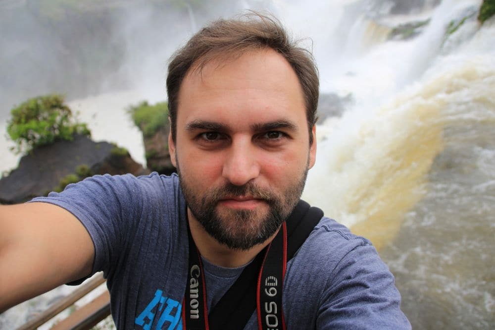 Фото 6163. Русский гид в Бразилии Алексей на водопаде Игуасу